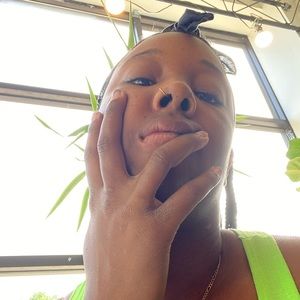 Meet your Posher, Brittany